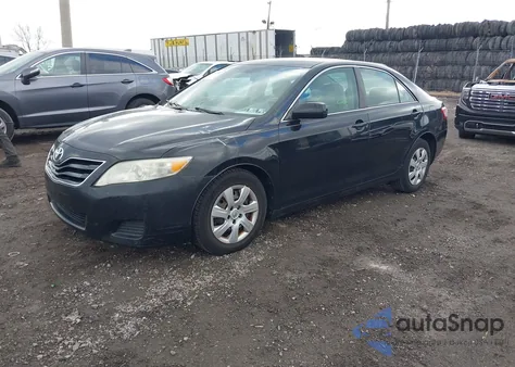 2010 Toyota Camry z USA, uszkodzony, nr VIN 4T1BF3EK3AU021014